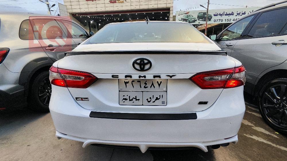 تۆیۆتا کامری